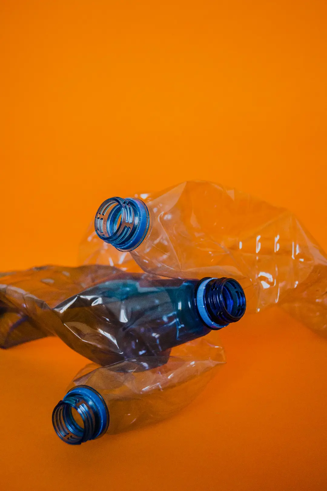 La solución al agua pura sin residuos de botellas de plástico